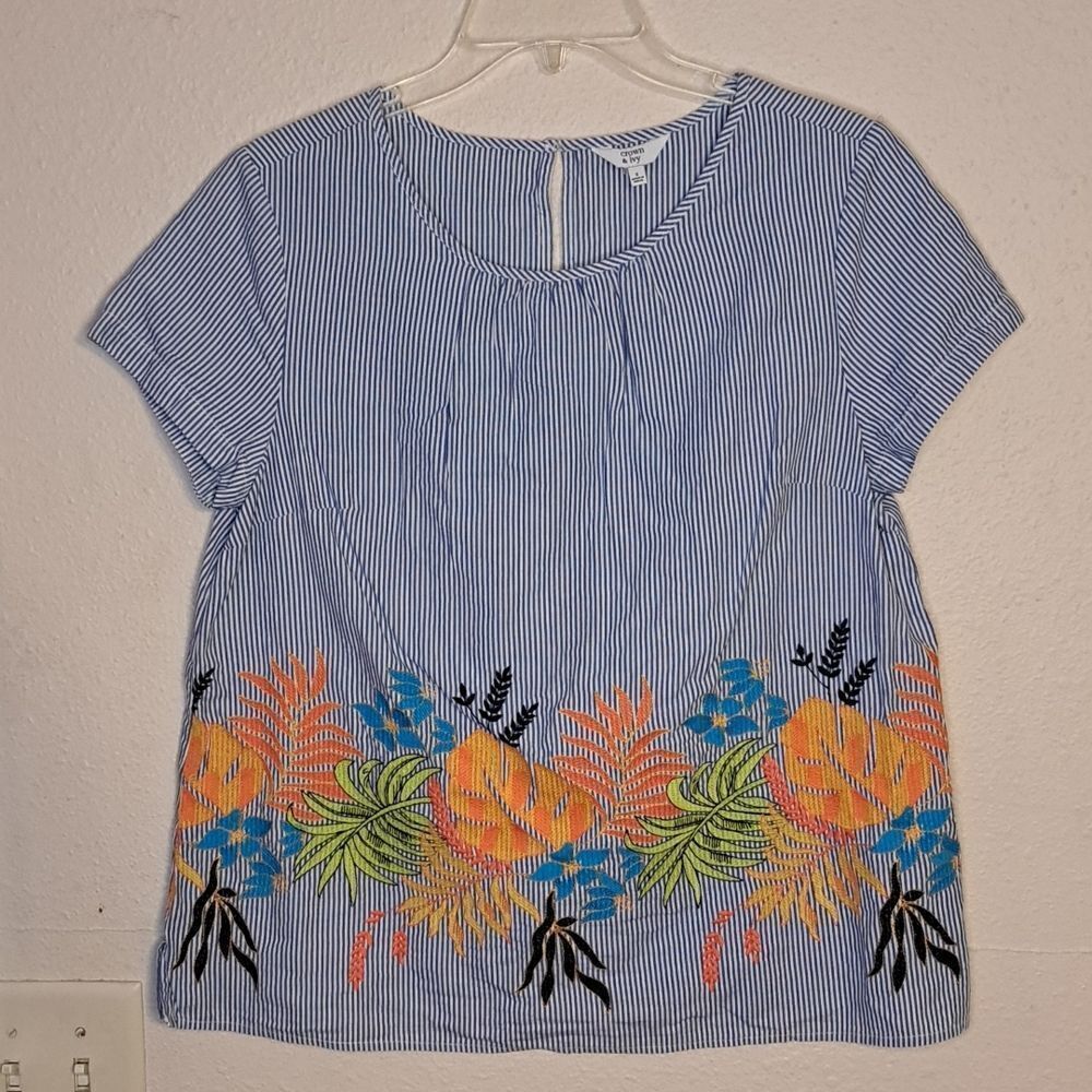 Crown & Ivy tropical blouse size small